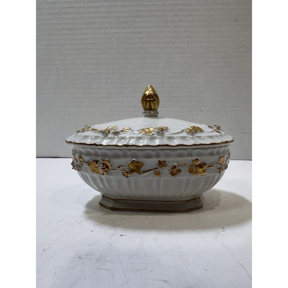 Ardalt Japan White Porcelain Trinket Box W/ Gold Grapevine #7536 Vintage 1960's